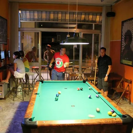بيت شباب Sunflower Backpacker & Bar