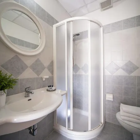 Hotel Jana 3*