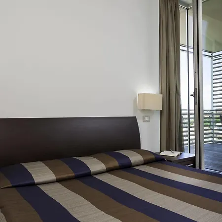 Delfina Aparthotel
