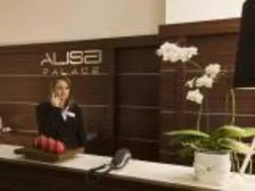 מלון Alisei Palace 4*