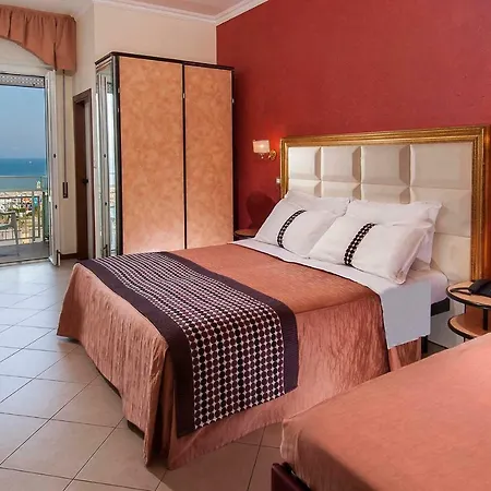 Helios Hotel 4*