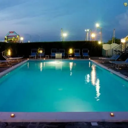 Life Hotel 4*