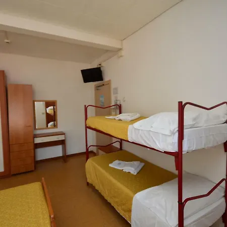 Hotel Moroni 2*