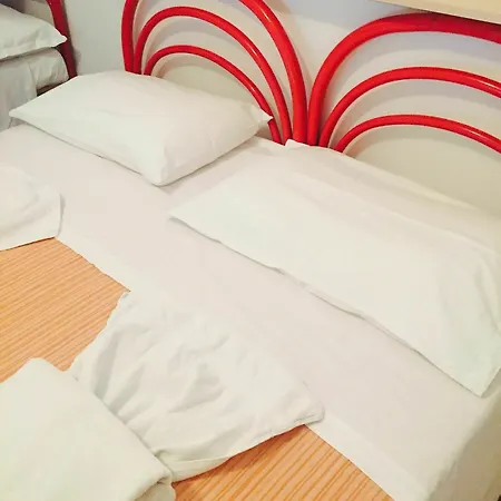 Leonarda Hotel 2*