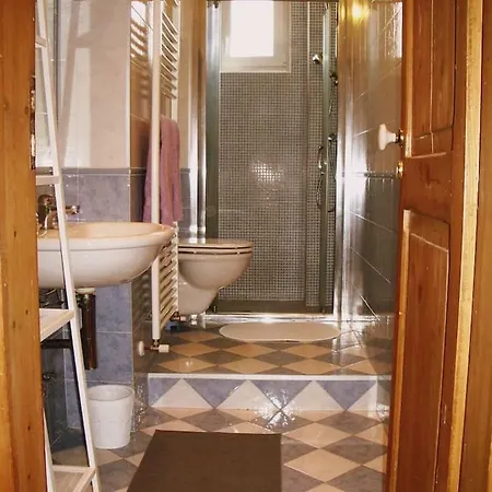 Il Glicine Apartment *