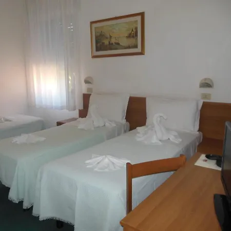 Edy Hotel 2*