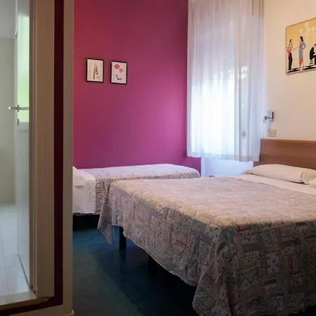 Edy Hotel 2*