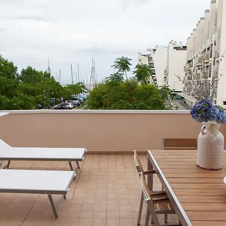 Vista Mare Vicino Alla Darsena Di Apartment
