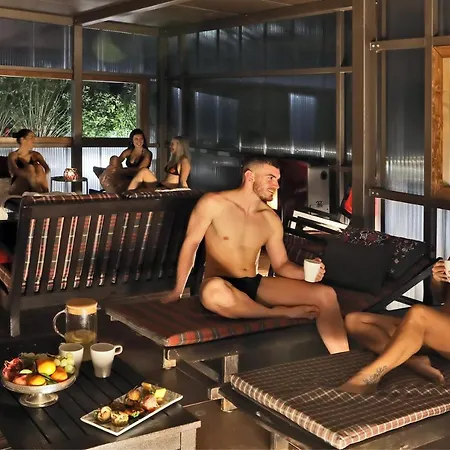 乐洛斯套房酒店 4*