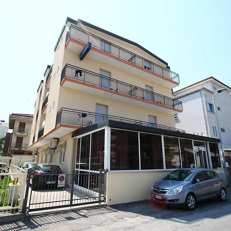 Arena Hotel 3*