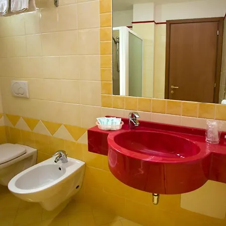 Arena Hotel 3*