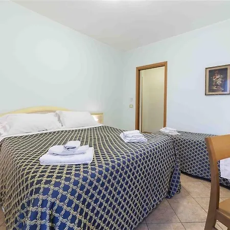 Residenza Melucci * Римини