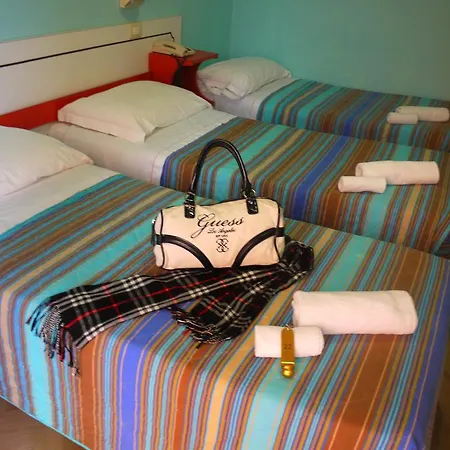 Maena Hotel 2*