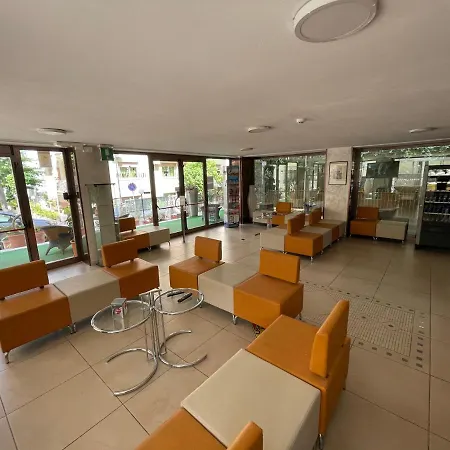 Hotell Fellini 3*