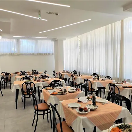 马德里酒店 里米尼