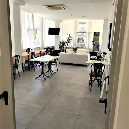 马德里酒店 里米尼