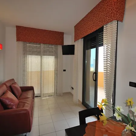 Domus Aparthotel 4*