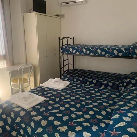 مونمارتر 3*