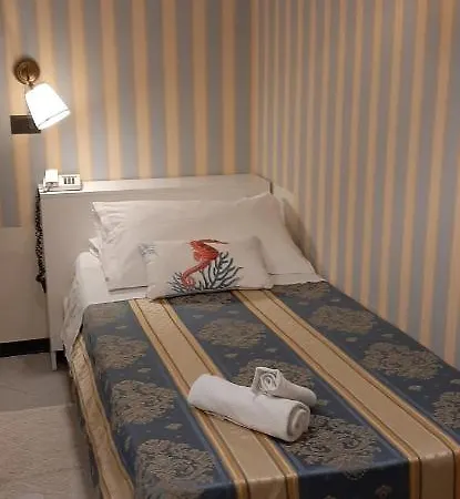 Dear Hotel