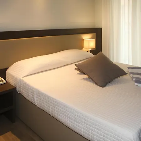 Hotel Dear 3*