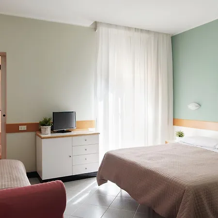 Junior Hotel
