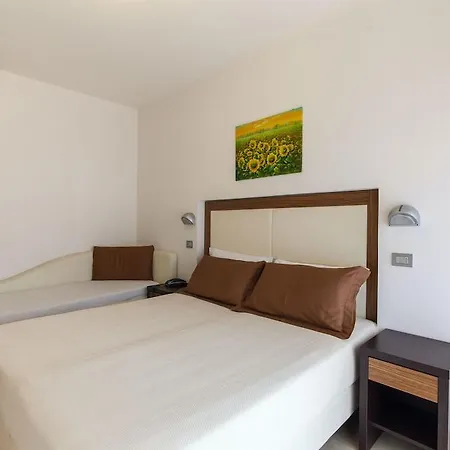 Palos Hotel 3*