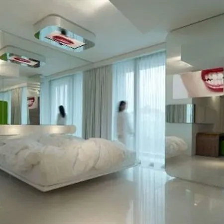 Hotel I-suite