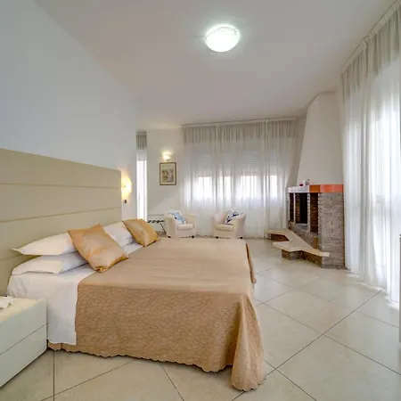 Carlton Hotel 3*