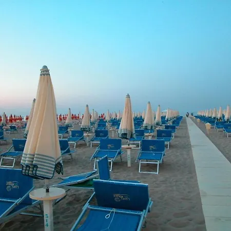 Hotell Fellini 3*