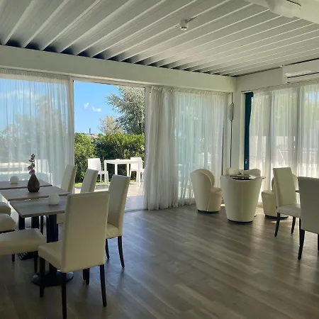 Aristeo Hotel 3*