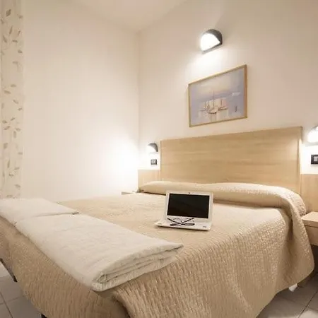Hotel Globus 3*