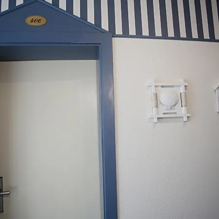 Dear Hotel