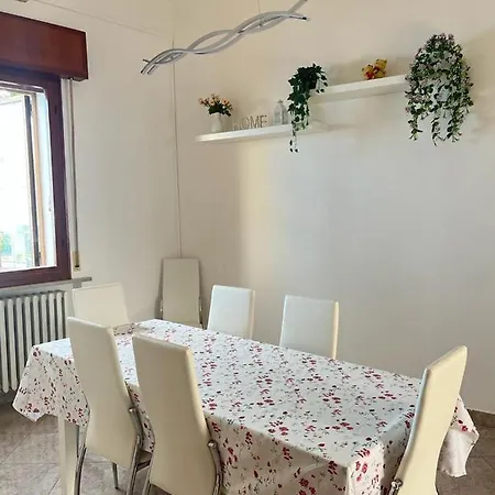 Betti, San Giuliano Mare Apartment *