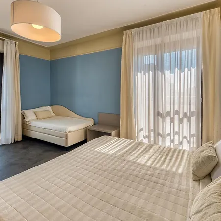 Hotel Augustus 3*