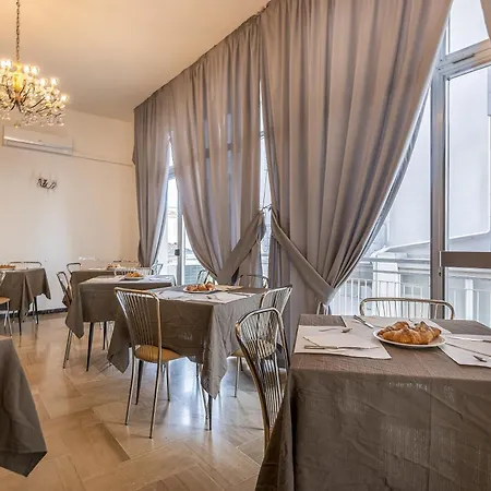 Lily Hotel 3*