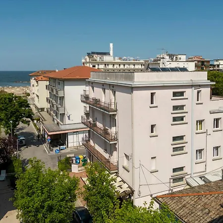 Tre Trilo&suites Aparthotel Rimini