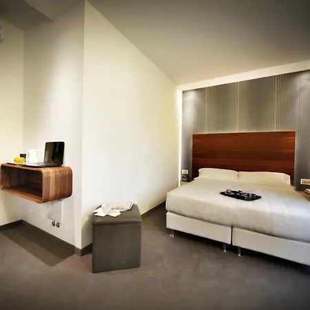 Hotel Q