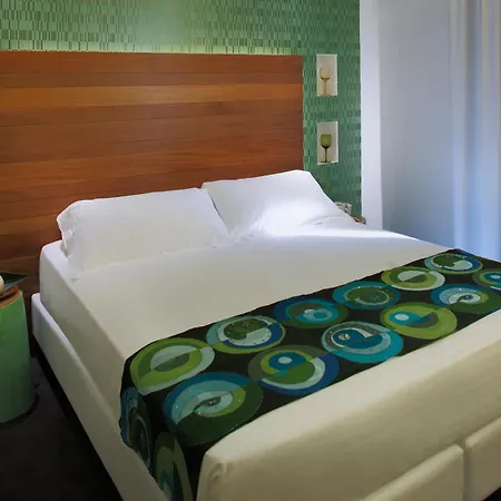 Hotel Q