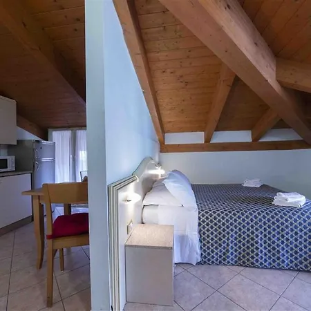 Residenza Melucci Апарт-отель Римини