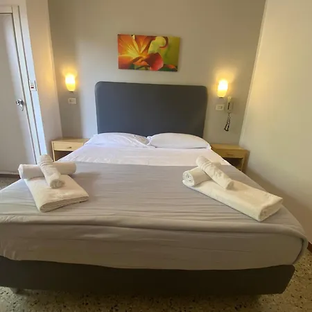 Ausonia Szálloda 3*