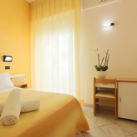 De La Hotel 3*