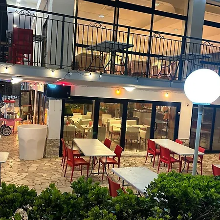 城堡酒店 3*