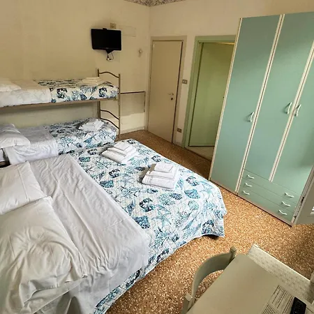 Urania Nuova Gestione ホテル 3*
