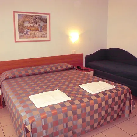 Hotel Iones 3*