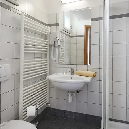 Hotel Iones 3*