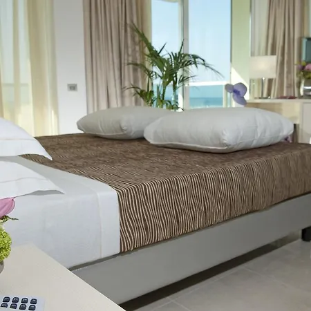 Hotel Mercure Artis 4*