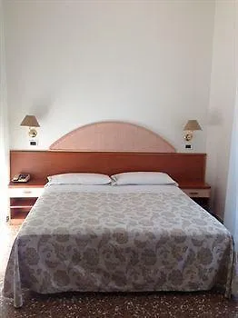 Hotel Carlton 3*