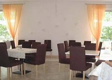 Club Meeting فندق
