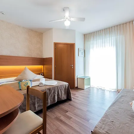 Hotel Seven 3*