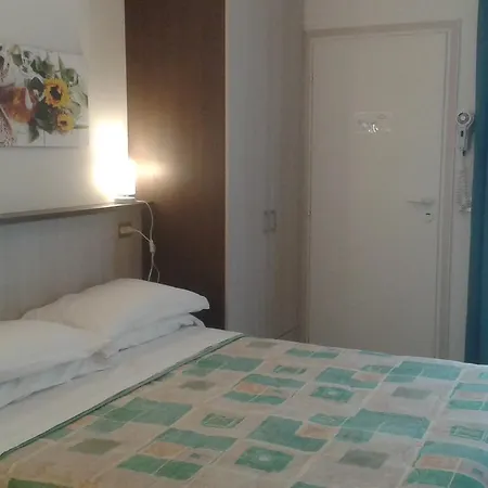 Aros Hotel 3*